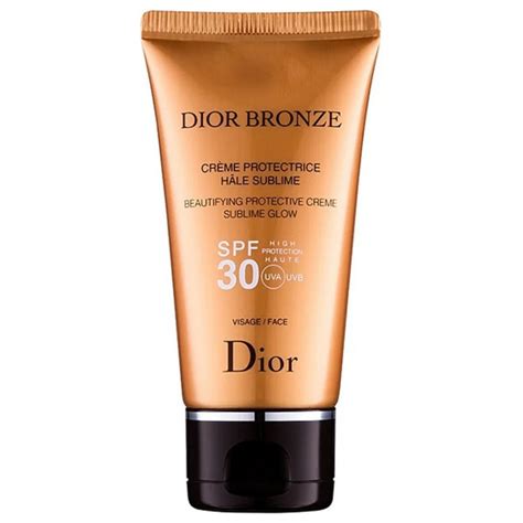 dior produit solaire|Dior sun protection products.